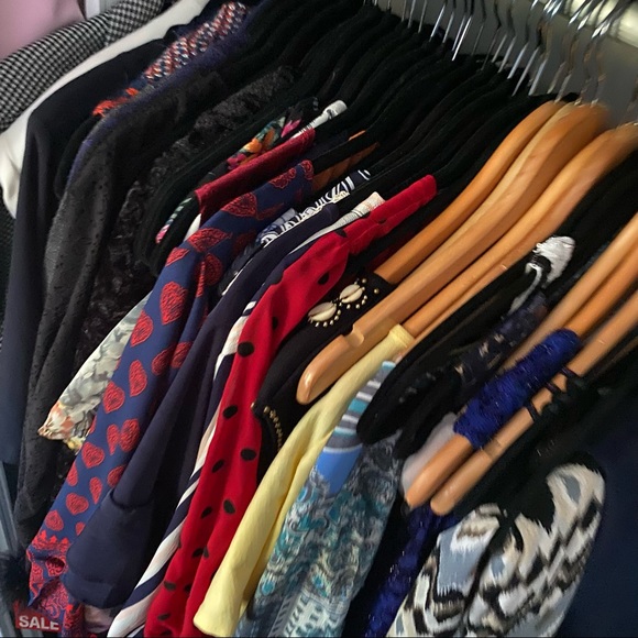 Surprise Bundle 3-4 pieces - Picture 2 of 2